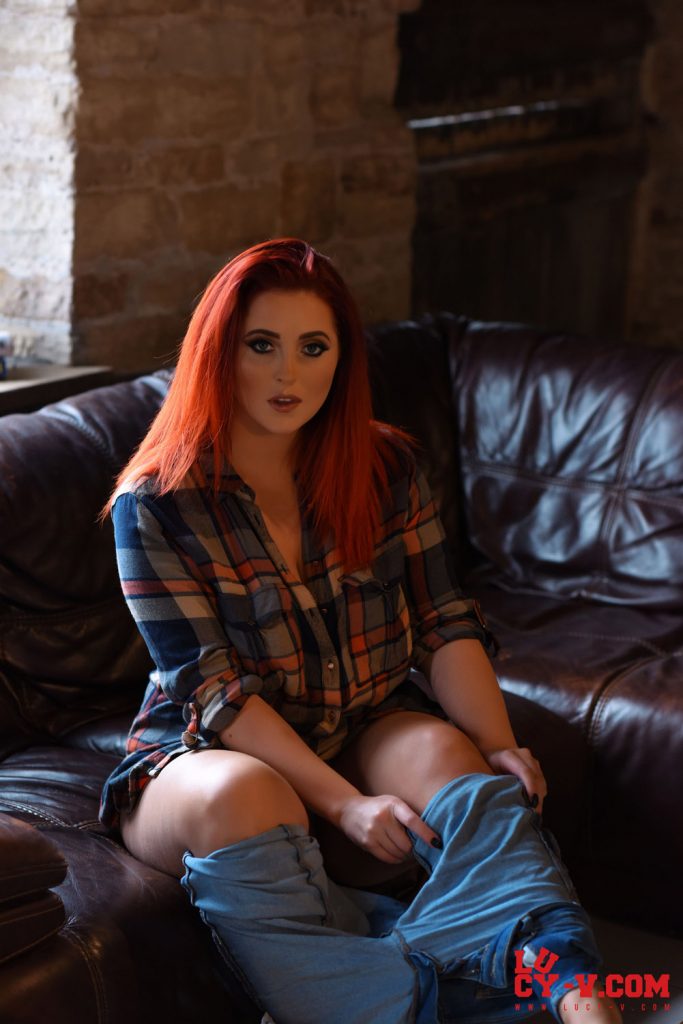 Lucy Vixen Blue Panties On The Leather Couch