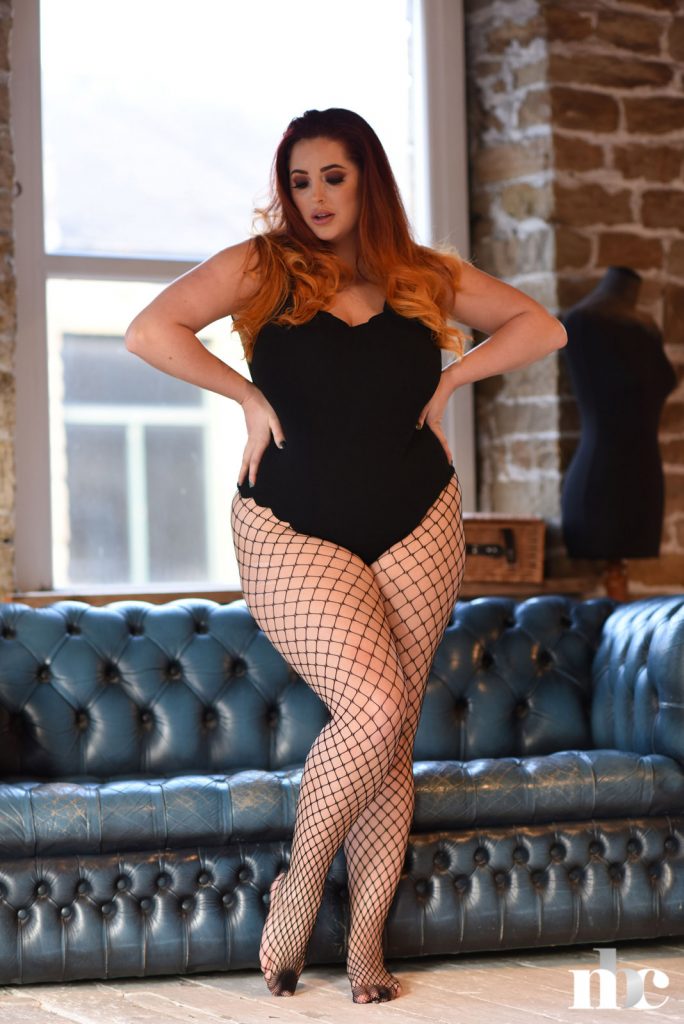Lucy Vixen Let The Vixen Play Nothing But Curves