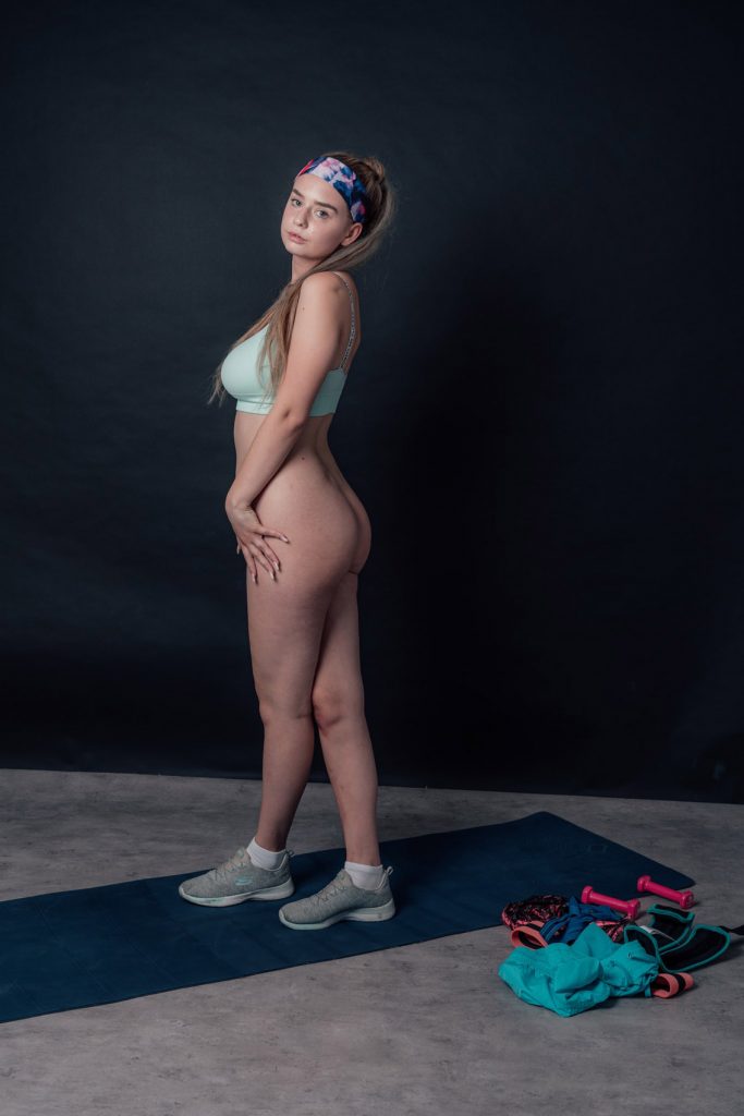 Lilien Busty Nude Sportswear Only Tease
