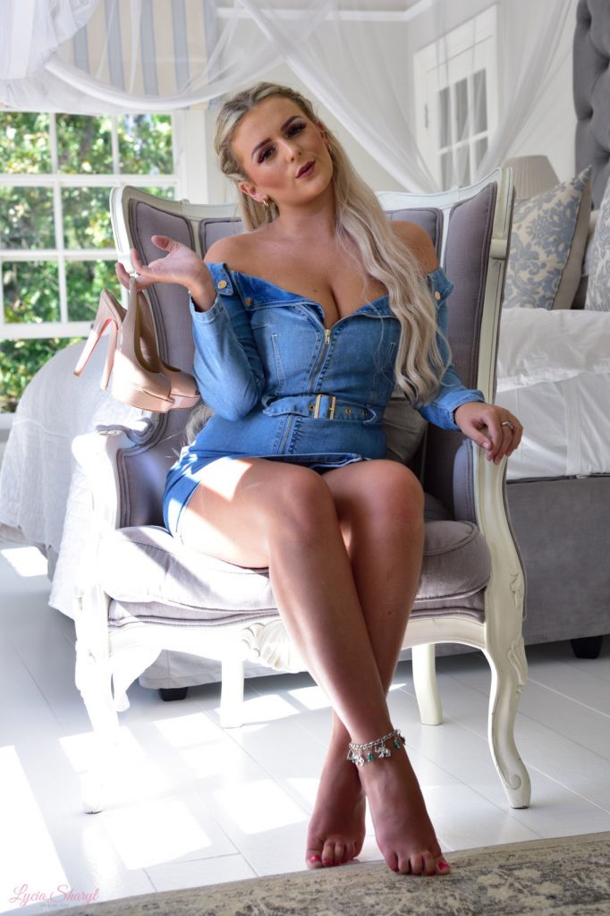 Lycia Sharyl Denim Dolly Busty Blonde Exposed