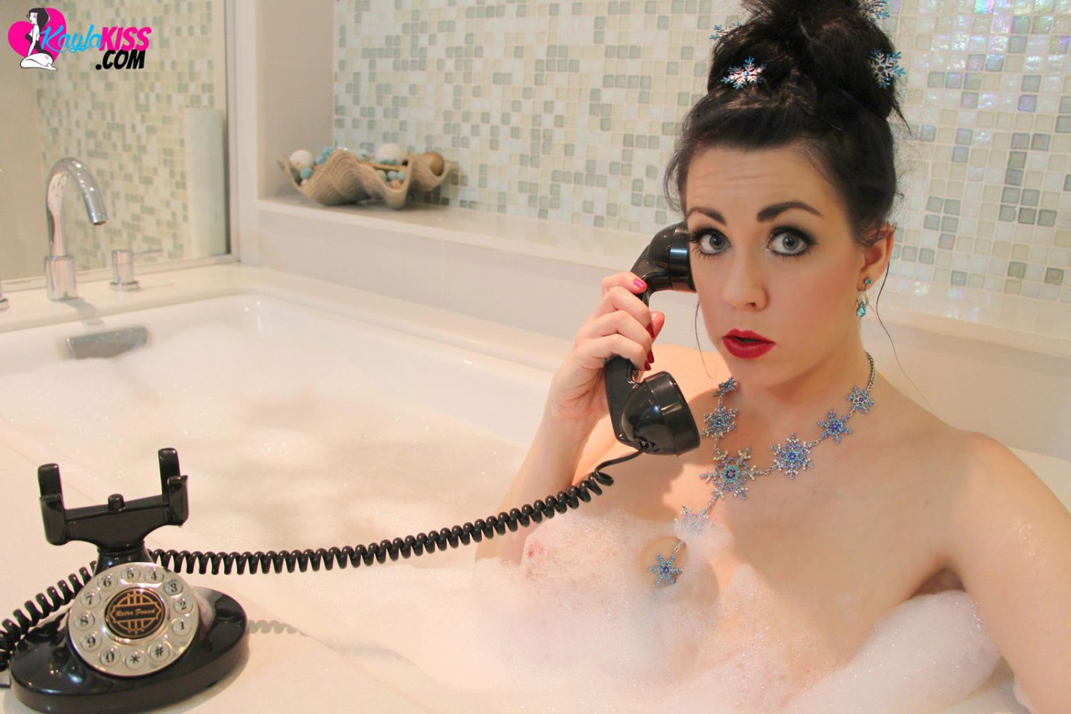Kayla Kiss in Bath Tub Nudes