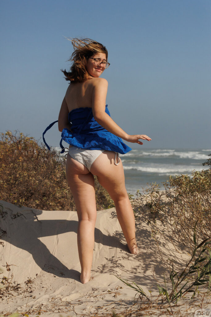 Ellie Nova Windy Bluffs 1 Zishy