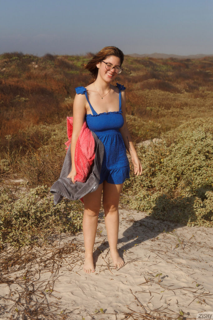 Ellie Nova Windy Bluffs 2 Zishy