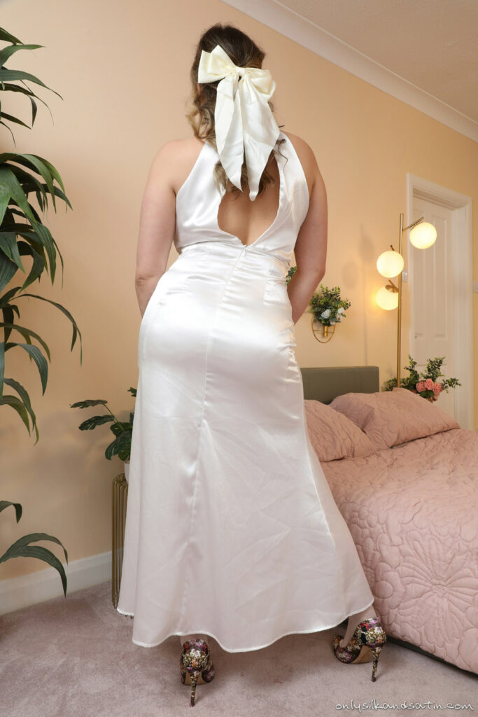 Ali Harper Curvy Bride Only Silk And Satin