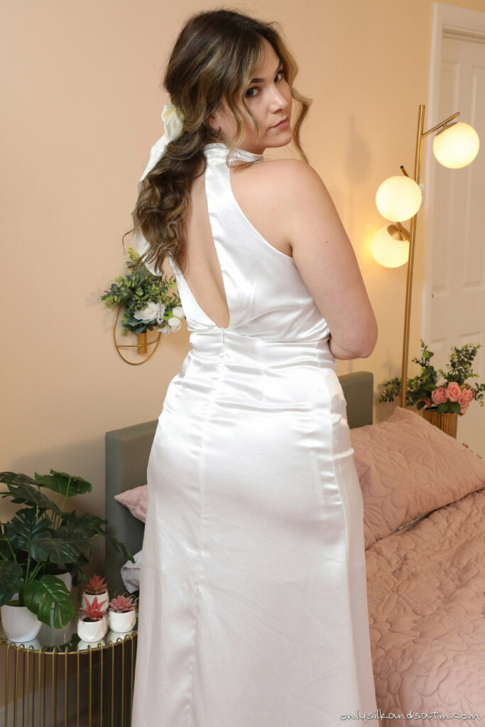 Ali Harper Curvy Bride Only Silk And Satin