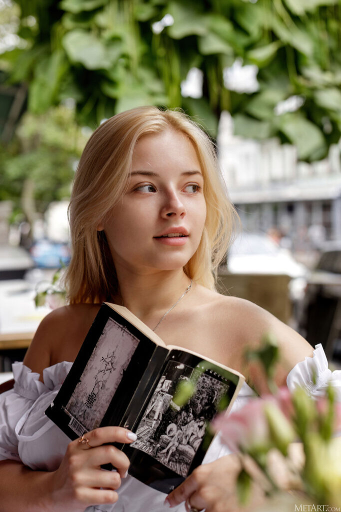 Bianca Bell Irresistible Charm Met Art