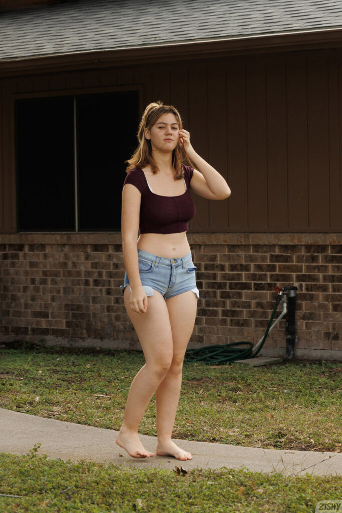 Ellie Nova Barefoot Cake Zishy