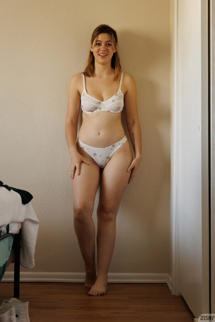 Ellie Nova Barefoot Cake Zishy