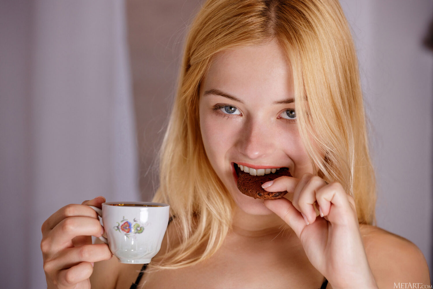Bianca Bell Tea And Giggles Met Art