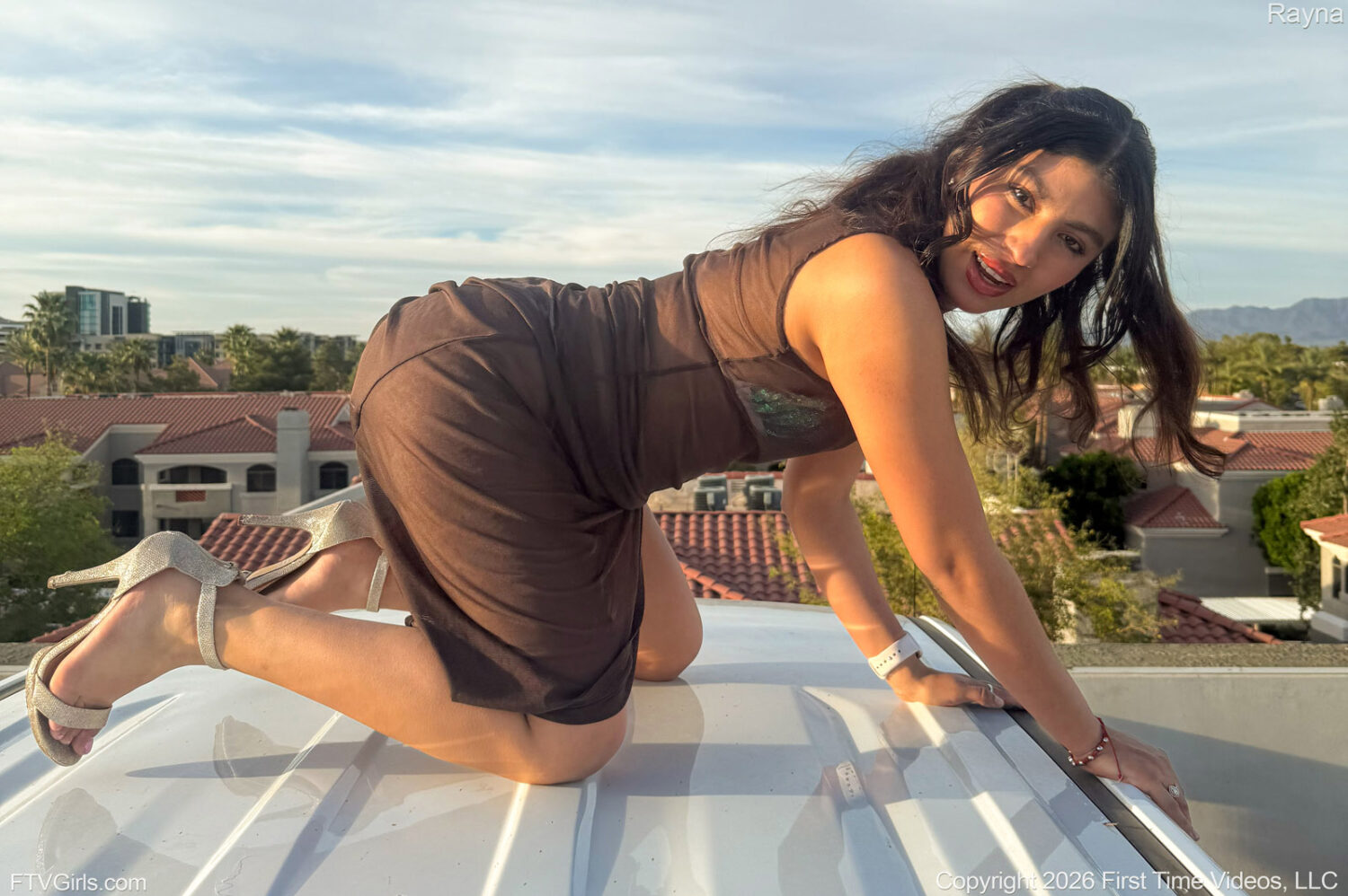 Rayna Enjoying Her Plump Clit FTV Girls